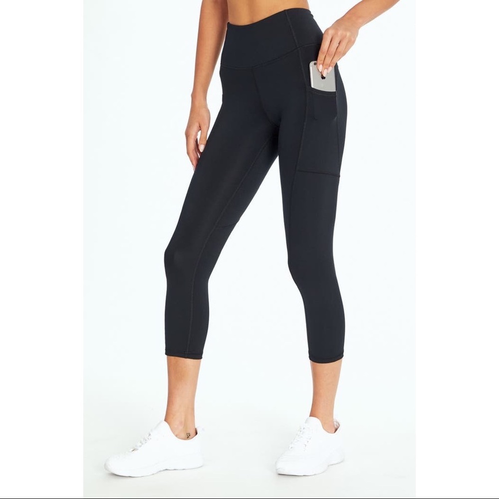 Marika Elsa High Waisted Capri Leggings in Black - XL - NWT
